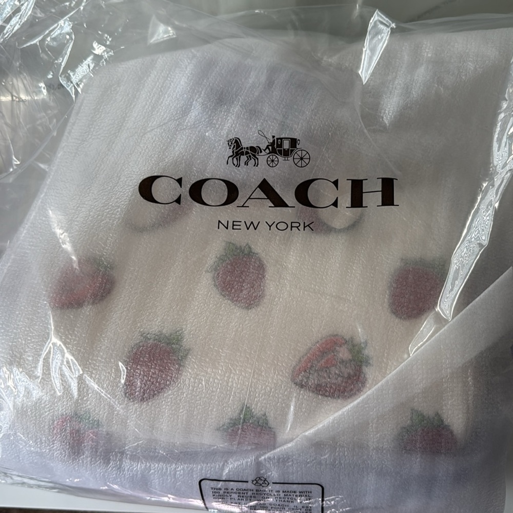 Coach Rowan Satchel Bag With Strawberry Print🍓✨ - Picture 6 of 7